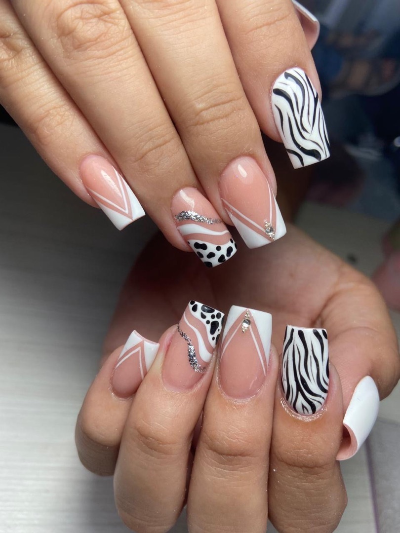 Manicure con nail art · Perfect Nails